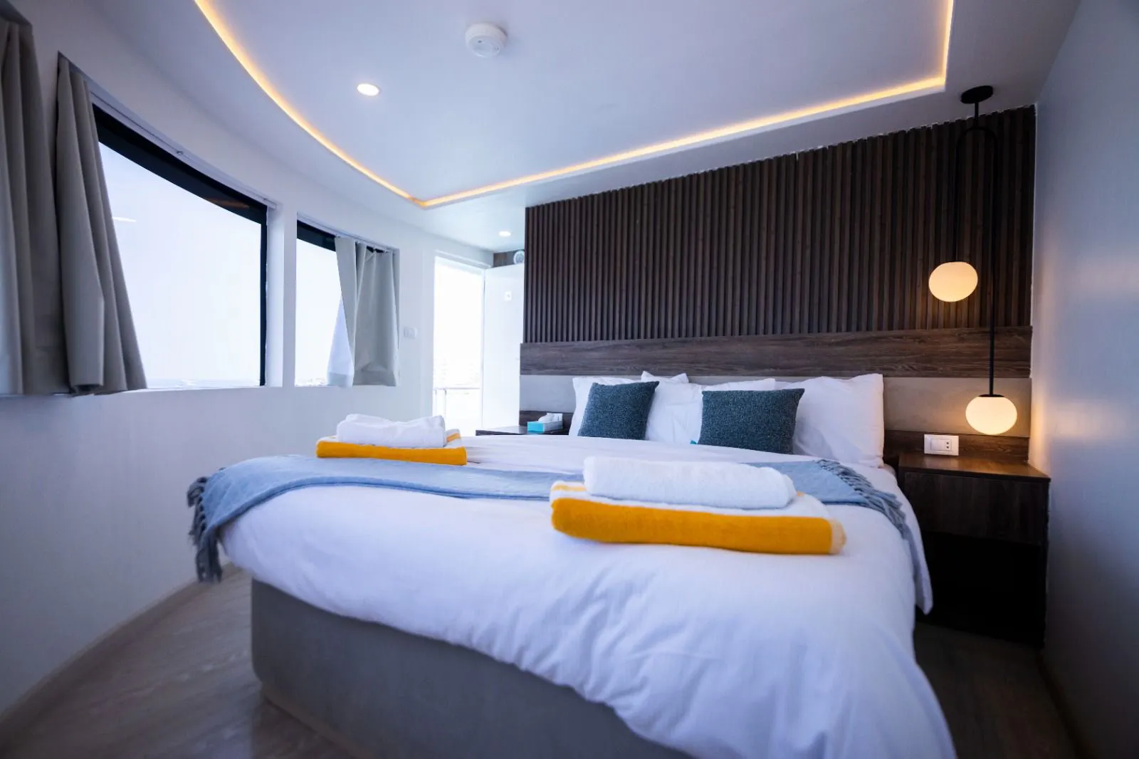 Cabin-JuniorSuite-1.webp